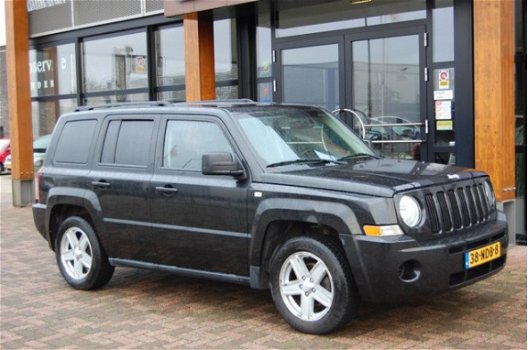 Jeep Patriot - 2.4 Sport Liberty 4x4 Autotel. Getint glas Cruise Control - 1