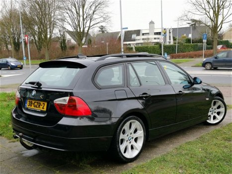 BMW 3-serie Touring - 320i Business Line Airco/Cruise/PDC/Dak/Navi/LMV/APK - 1