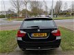 BMW 3-serie Touring - 320i Business Line Airco/Cruise/PDC/Dak/Navi/LMV/APK - 1 - Thumbnail