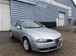 Alfa Romeo 156 Sportwagon - 1.8 T.Spark Distinctive AIRCO/CRUISE/DAKDRAGERS/ 2 X SLEUTELS - 1 - Thumbnail