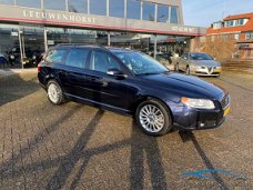 Volvo V70 - 2.5T Momentum, clima, cruise, navi, PDC, leer, 200 pk