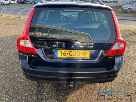 Volvo V70 - 2.5T Momentum, clima, cruise, navi, PDC, leer, 200 pk - 1