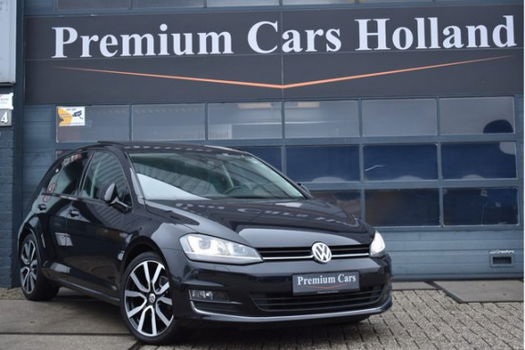 Volkswagen Golf - 1.4 TSI Highline 140 Pk Pano Leder Navi Trekhaak DCC Xenon 18 Inch - 1