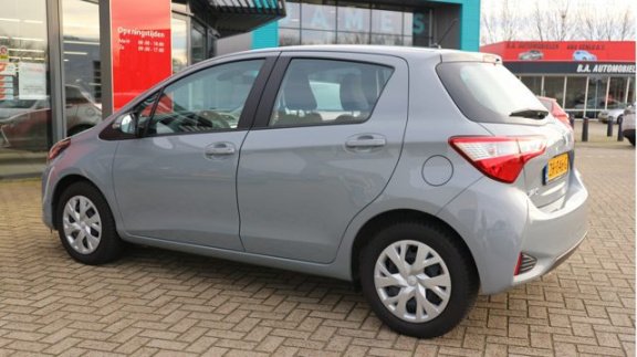 Toyota Yaris - 1.0 VVT-i Active | Navigatie | Bluetooth | Achteruitrijcamera | - 1