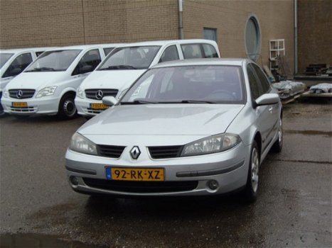 Renault Laguna - 2.0-16V Expression Lees Advertentie - 1
