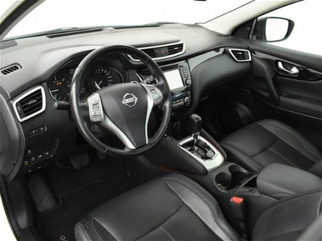 Nissan Qashqai - 1.6 dCi Tekna Automaat | Panodak | Leder | 360 Camera | Navi | Trekhaak | Stoelverw - 1