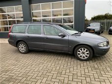 Volvo V70 - 2.4 D5 Comfort Line Nieuwe Motor