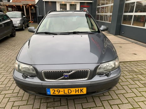 Volvo V70 - 2.4 D5 Comfort Line Nieuwe Motor - 1