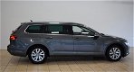 Volkswagen Passat Variant - 1.6 TDI Highline Automaat/Navigatie/Camera/1e eigenaar/Cruise/Led/Nette - 1 - Thumbnail