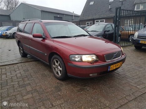 Volvo V70 - 2.4 D5 Geartronic Edition II/Automaat/Clima/Trekhaak - 1