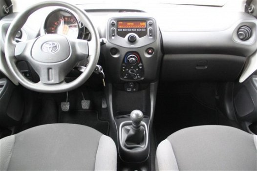 Toyota Aygo - 1.0 VVT-I X-NOW 5 Deurs - Airco - Cruise control - 1