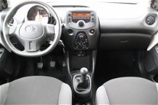 Toyota Aygo - 1.0 VVT-I X-NOW 5 Deurs - Airco - Cruise control