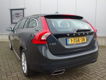 Volvo V60 - 2.0 D4 181pk Aut Momentum Stuurwiel-verwarm. Parksens. V+A inc.BTW - 1 - Thumbnail