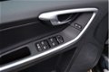 Volvo XC60 - 3.0 T6 AWD Momentum Panorama/Trekhaak Goed onderhouden - 1 - Thumbnail