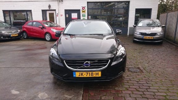 Volvo V40 - 2.0 T3 Nordic+ Rijklaarprijs - 1