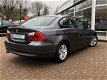 BMW 3-serie - 320i Executive AUT Climate, Cruise, PDC, Stoelverwarming, LM Velgen - 1 - Thumbnail