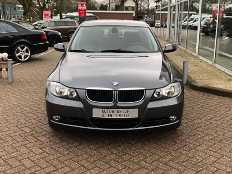 BMW 3-serie - 320i Executive AUT Climate, Cruise, PDC, Stoelverwarming, LM Velgen - 1