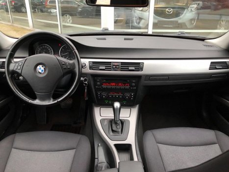 BMW 3-serie - 320i Executive AUT Climate, Cruise, PDC, Stoelverwarming, LM Velgen - 1