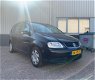 Volkswagen Touran - 1.6 FSI 116PK - 1 - Thumbnail