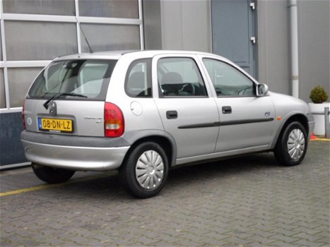 Opel Corsa - 1.2i-16V Strada 5 Deurs 189.000km - 1