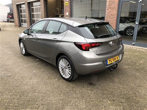 Opel Astra - 1.0 Turbo Innovation, Navi, Trekhaak, Parkeersensoren, Prijs Rijklaar - 1