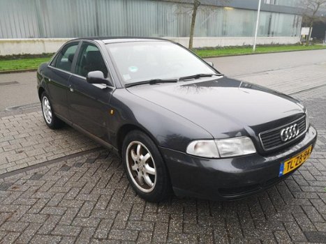 Audi A4 - 1.8 5V Advance Airco , Goed rijdend , Inruil mogelijk - 1