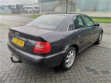 Audi A4 - 1.8 5V Advance Airco , Goed rijdend , Inruil mogelijk