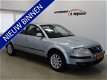 Volkswagen Passat - 1.8 Turbo 150 pk AUTOMAAT Comfortline CLIMA I LMV I APK 10-2020 - 1 - Thumbnail