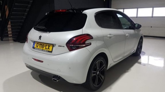 Peugeot 208 - GT-LINE // 1.2i 110PK Automaat Navi - 1