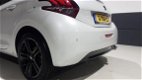 Peugeot 208 - GT-LINE // 1.2i 110PK Automaat Navi - 1 - Thumbnail