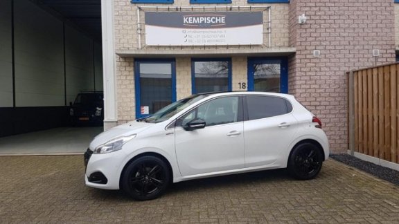 Peugeot 208 - GT-LINE // 1.2i 110PK Automaat Navi - 1