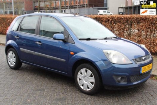 Ford Fiesta - 1.4-16V Ambiente 1e Eigen. Airco. Elek. Ramen. AUX. MF-stuur - 1