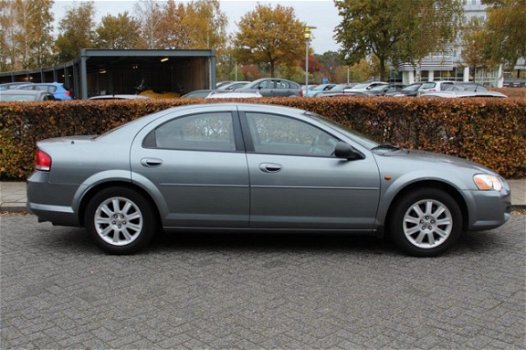 Chrysler Sebring - 2.7i V6 Orig. NL. Airco. Cruise. AUT. Trekhaak. Elek. Ramen - 1