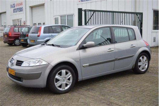 Renault Mégane - 1.4-16V Expression Comfort - 1