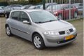 Renault Mégane - 1.4-16V Expression Comfort - 1 - Thumbnail