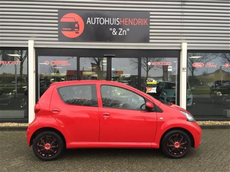 Toyota Aygo - 1.0 12v vvt-i 5 drs, vol optie, s airco, elec-paket, cd, cv, 20x op voorraad va 3450, - 1