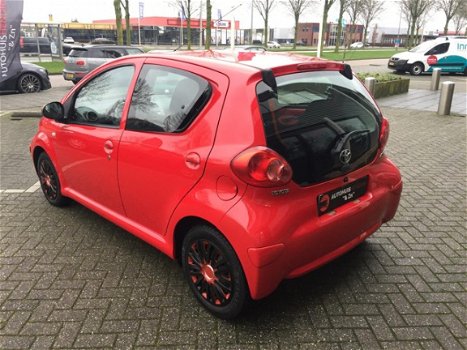 Toyota Aygo - 1.0 12v vvt-i 5 drs, vol optie, s airco, elec-paket, cd, cv, 20x op voorraad va 3450, - 1