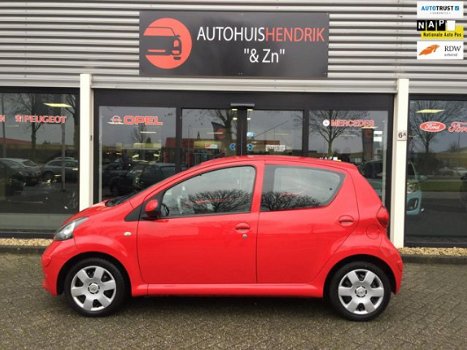 Toyota Aygo - 1.0-12V Comfort goede staat, vol optie, s, airco, elec-ramen, cd, cv, getintglas, toer - 1