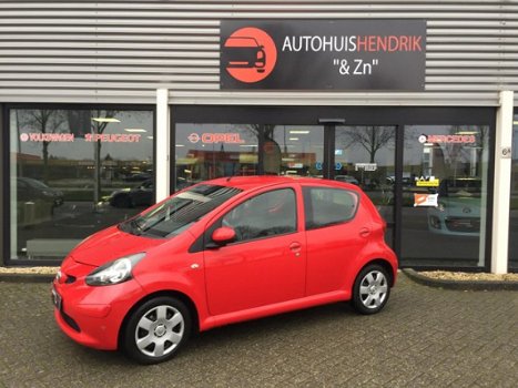 Toyota Aygo - 1.0-12V Comfort goede staat, vol optie, s, airco, elec-ramen, cd, cv, getintglas, toer - 1