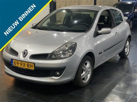 Renault Clio - 1.2-16V Team Spirit XENON JAAR APK - 1