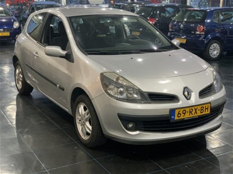 Renault Clio - 1.2-16V Team Spirit XENON JAAR APK - 1