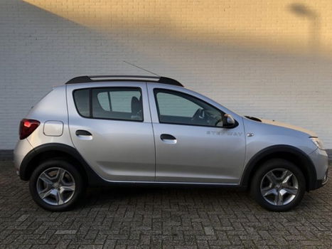 Dacia Sandero - TCE 90 AUTOMAAT Stepway Navi / Airco / Cruise - 1