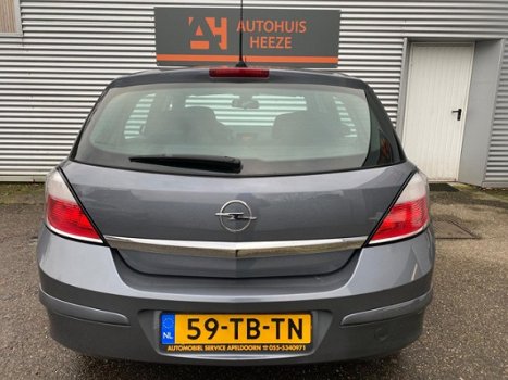 Opel Astra - 1.9 CDTi Executive *APK*NAVI*MULTIF. STUUR*ELEKTR. RAMEN*STUURBEKR.*LM VELGEN - 1