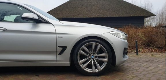 BMW 3-serie Gran Turismo - Sport / 360 graden camera / Head-up display / Pano dak - 1