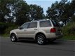 Lincoln Navigator - 4.6 V8 6-Persoons Youngtimer - 1 - Thumbnail