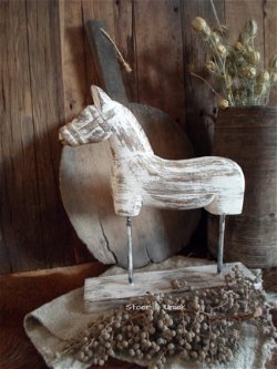 3255 Authentiek houten paard