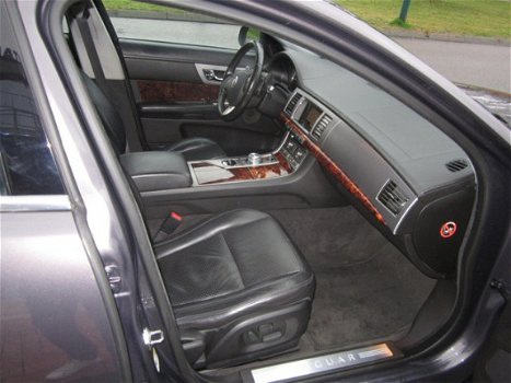 Jaguar XF - 2.7D V6 Premium Luxury aut , navi, leer, org NL. N.A.P - 1