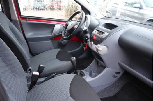 Toyota Aygo - 1.0-12V + Nederlandse Auto NAP Electr. ramen Zondag a.s. open - 1