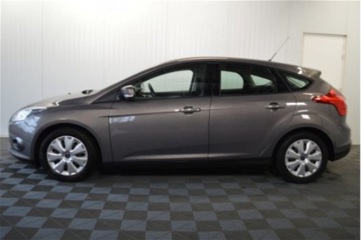 Ford Focus - 1.0 EcoBoost 5-DEURS // NAVI TREKHAAK CRUISE AIRCO PDC - 1