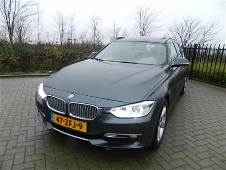 BMW 3-serie Touring - 320d Upgrade Edition LEER NAVI PANORAMSCHUIFDAK XENON - 1